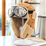 Miesten karvalakki Lasien kanssa