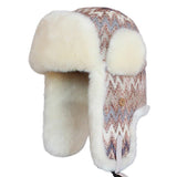 Monivärinen karvahattu