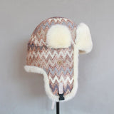 Monivärinen karvahattu