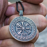 Hopea Vegvisir riipus