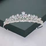 Hopeinen tiara