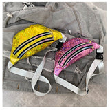 Monivärinen vyölaukku