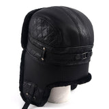 Musta nahkainen karvahattu