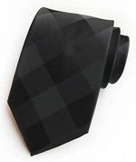 Musta ruudullinen solmio