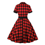 Rockabilly-tyylinen tartaanikuvioinen mekko