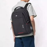 Vedenpitävä tietokonereppu